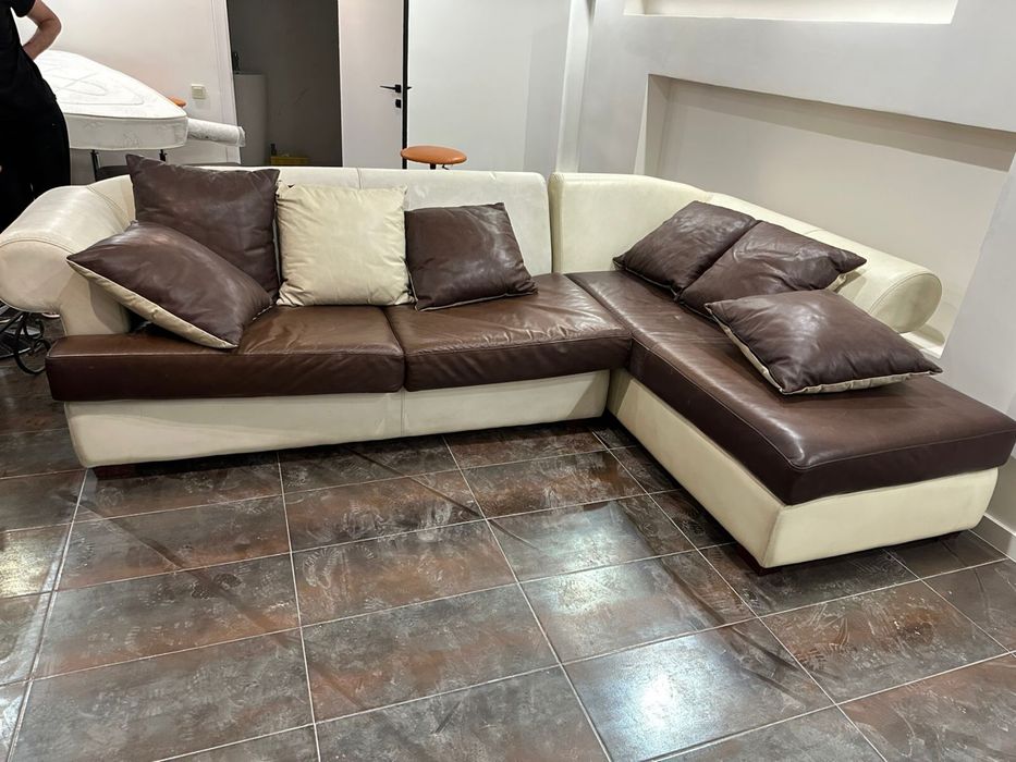 Раздвижной кожанный диван 3 на 2м