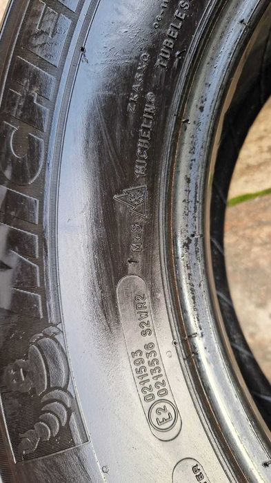 Anvelope iarna 215 70 R 16 Michelin