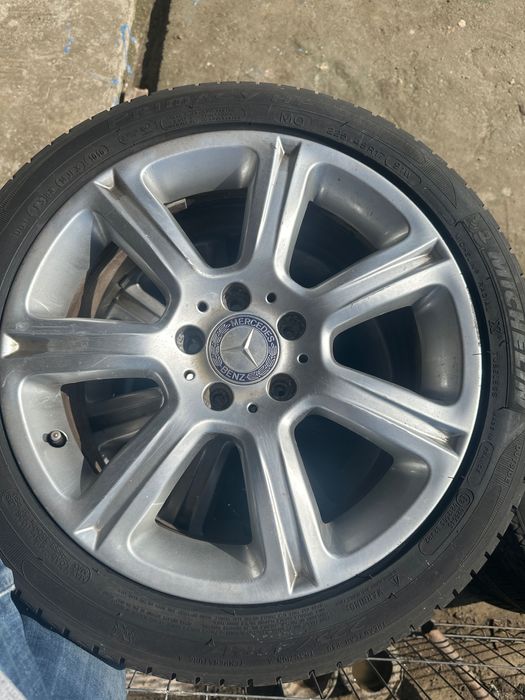 Jenți Mercedes cu cauciucuri de vara dimensiuni : 225/45 R17