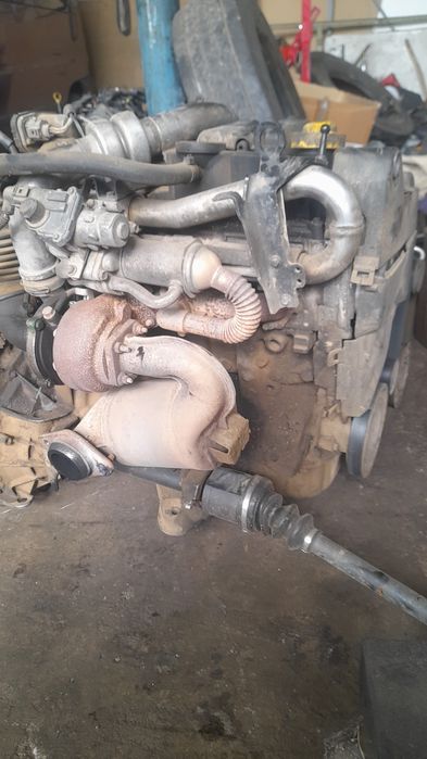 Vând motor cu tot cu anexe 1.5
