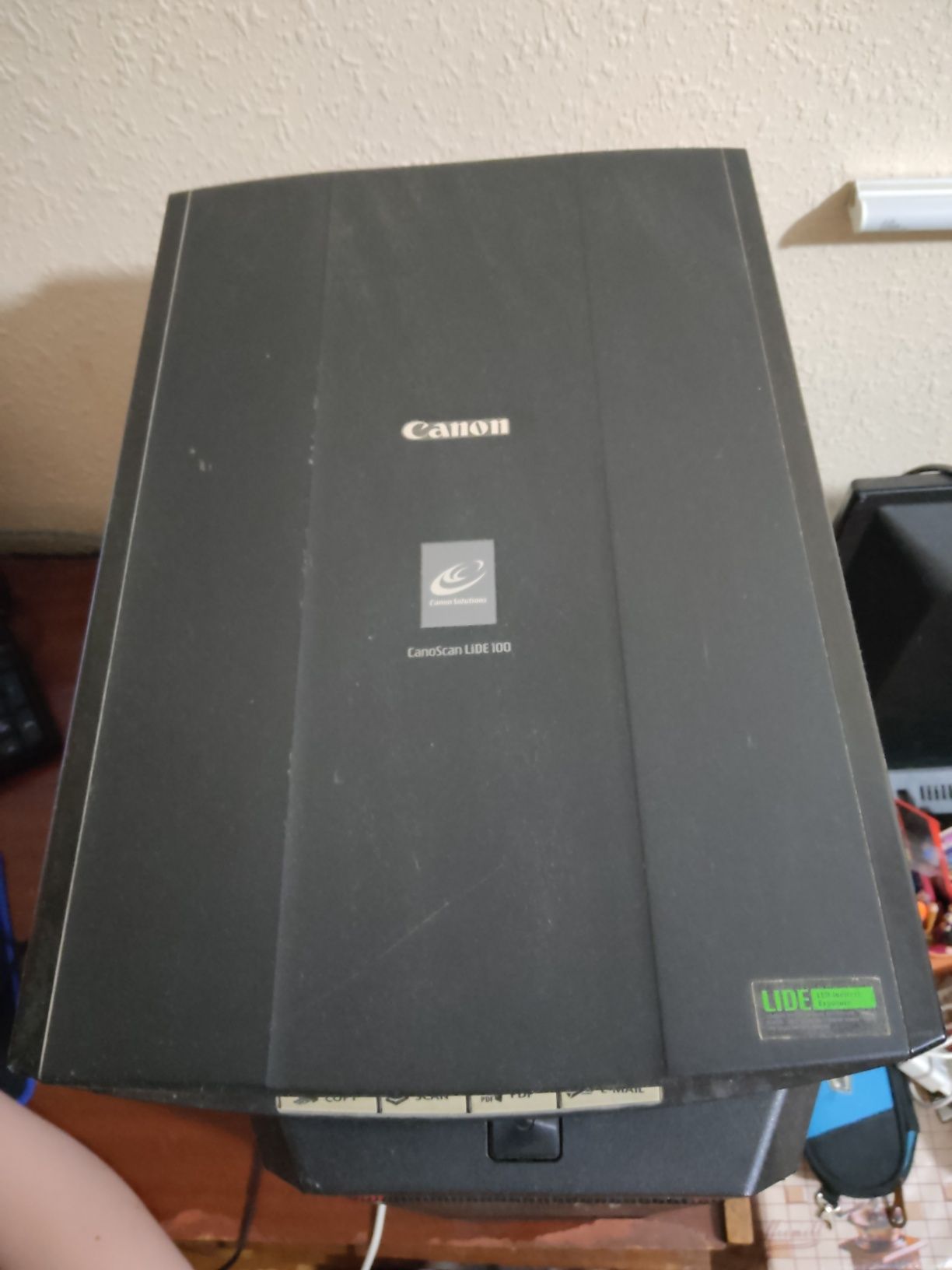 Продается сканер canon scanlide 100