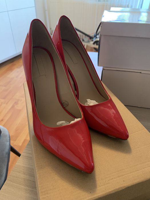 Stiletto Zara roșii