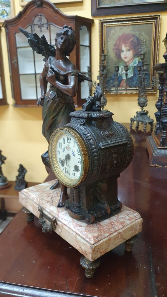 Красив антикварен френски каминен часовник