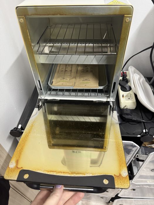 Сухожаровый шкаф