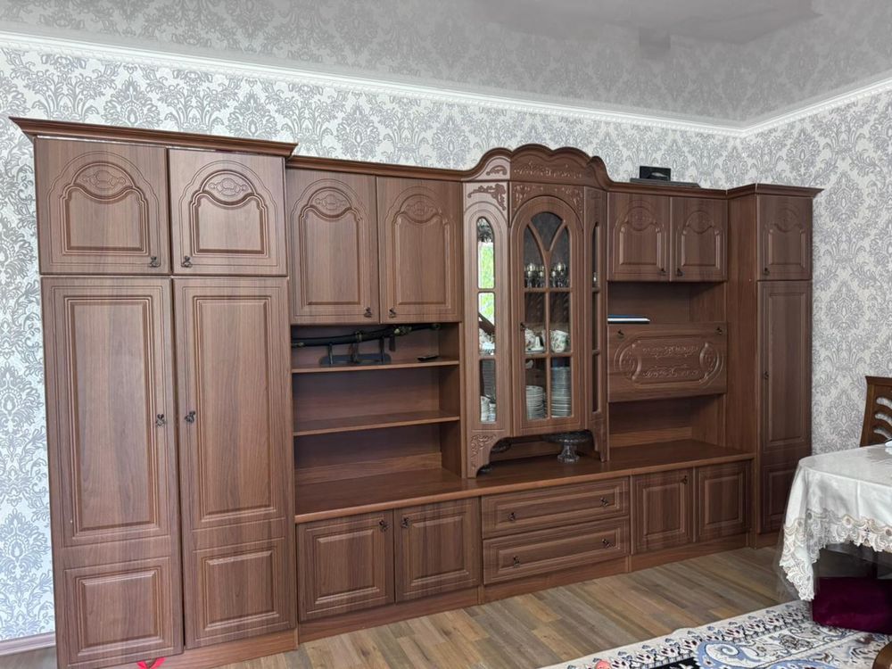 Продам сундуки и стенку