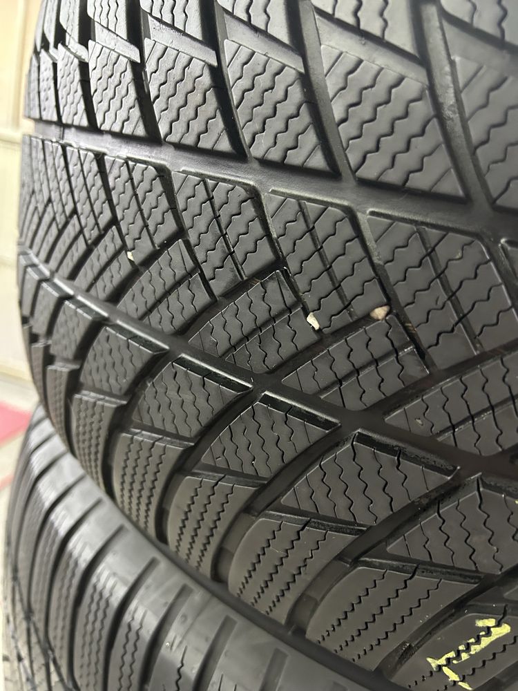 265/50/19 4 броя зимни гуми Bridgestone LM001