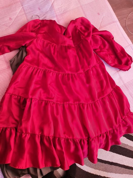 Сатенирани рокли