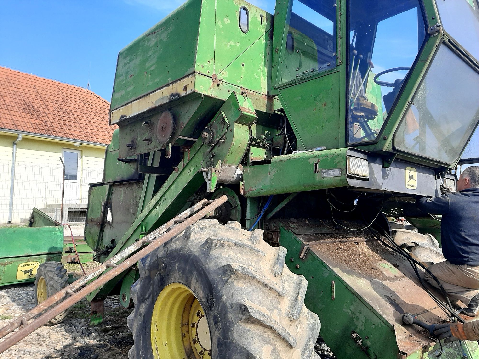 Dezmembrari combine john deere