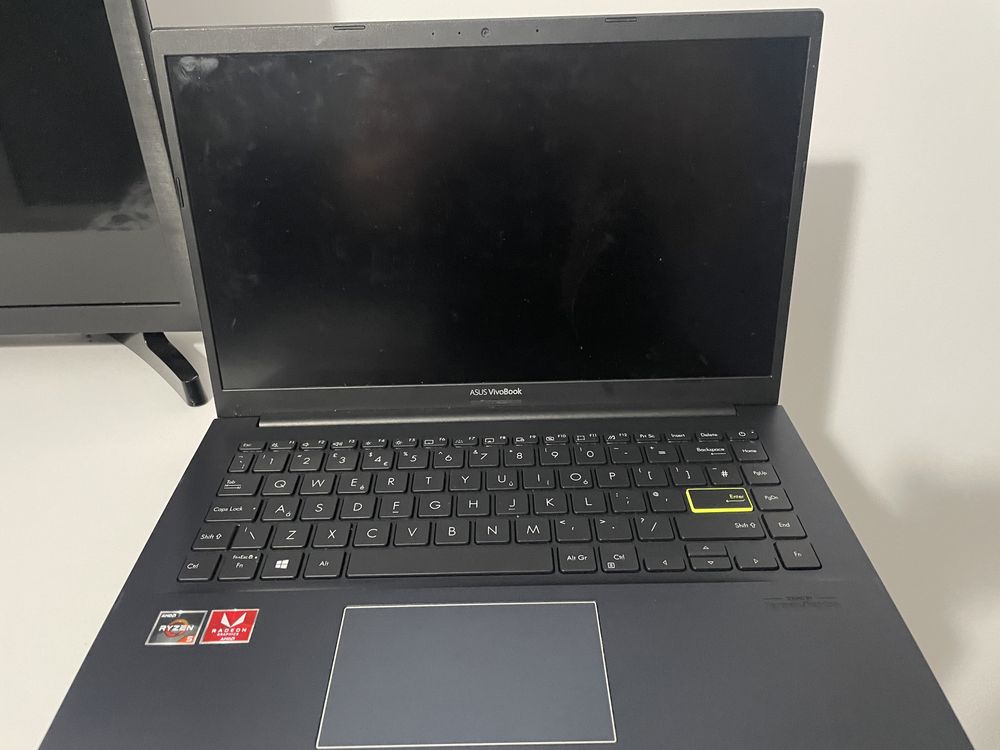 Laptop Asus Vivobook AMD RYZEN 5 3500U 8 gb RAM