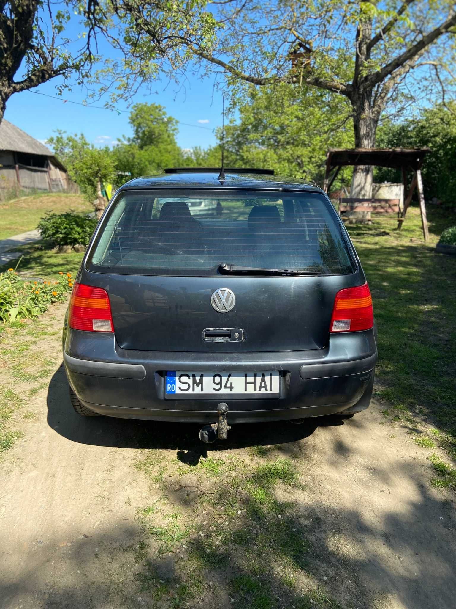 Vând golf 4, 1.4Benzina 16V,anul 2002.masina este în stare perfecta!