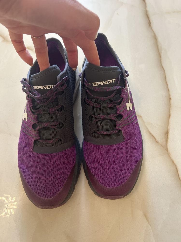 Маратонки Under Armour 42размер
