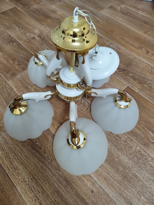 Люстру 5ти рожковую +подарок ещё одна!