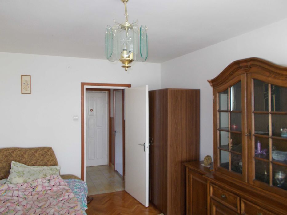 Apartament cu 2 camere de închiriat