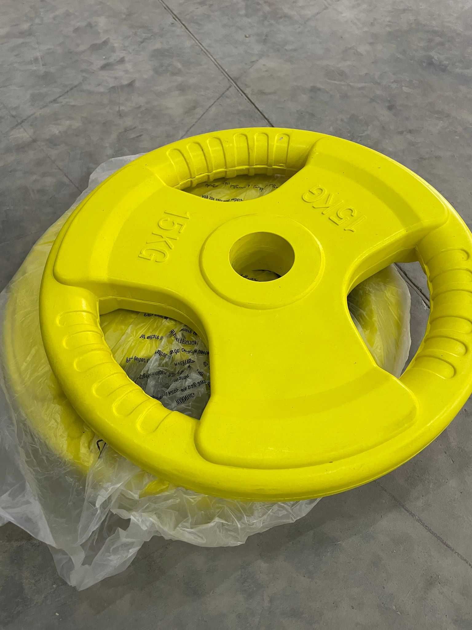 Discuri din fier cauciucat olimpic cu grip 30Kg 50/51mm  ( 2x15kg )