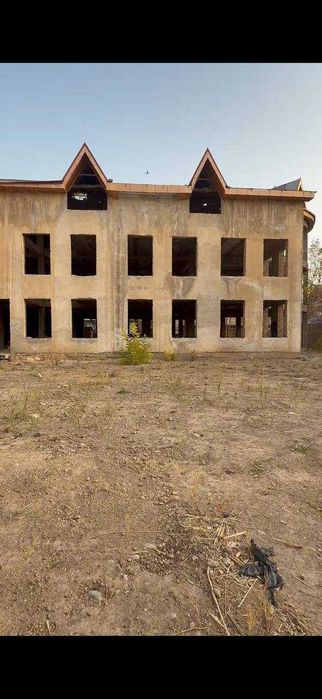 Коммерческий объект под реконструкцию 2898 м² 
Участок: 50 соток