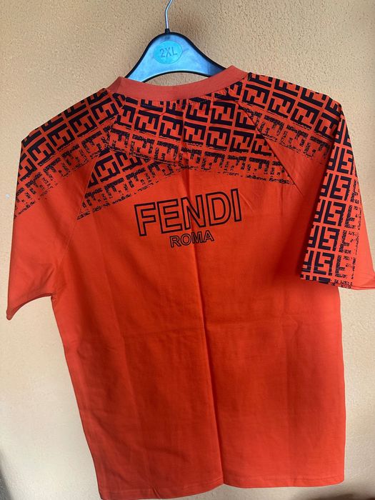Тениска Fendi /размер S, стандарт става за М/