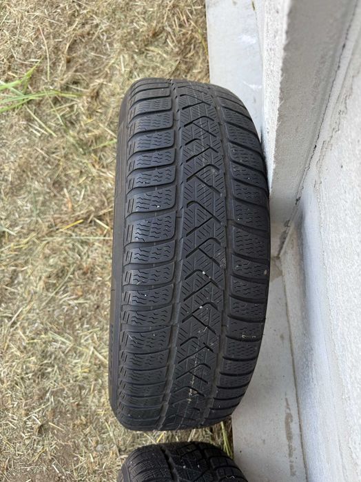 Set Jante Originale BMW + Anvelope Iarnă Pirelli 205/60 R16
