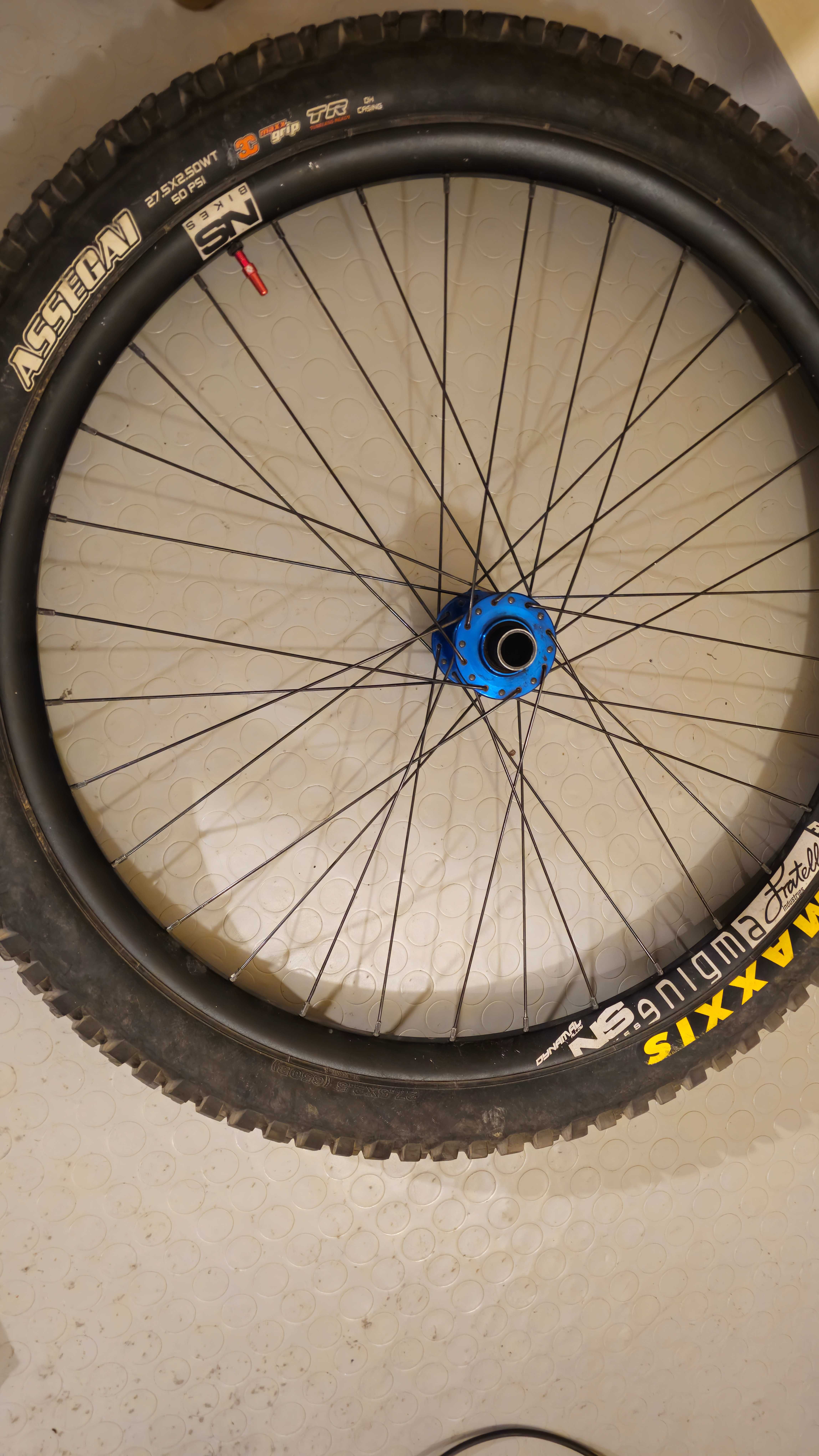 Hope Pro 4, Fox 36, Fox Float X, Race Face, Shimano XTR