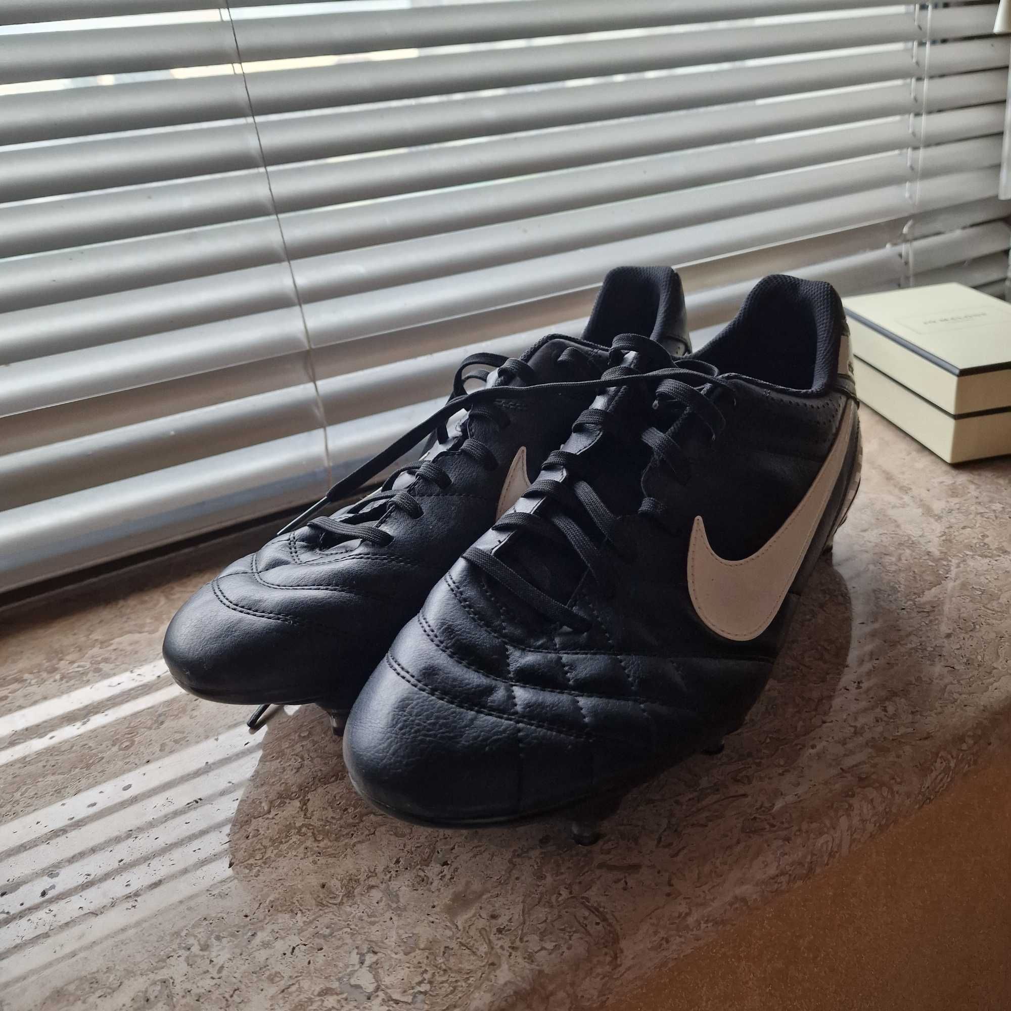 Футболни бутонки Nike 44номер