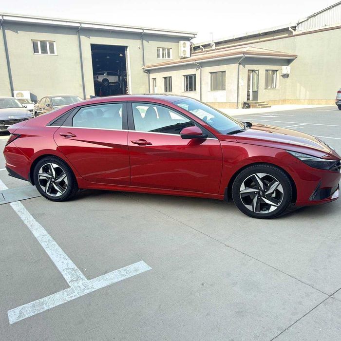 Продаётся Elantra Luxe 2.0л 2021