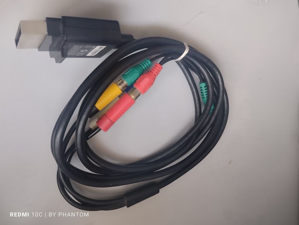 Xbox360 slim sotiladi