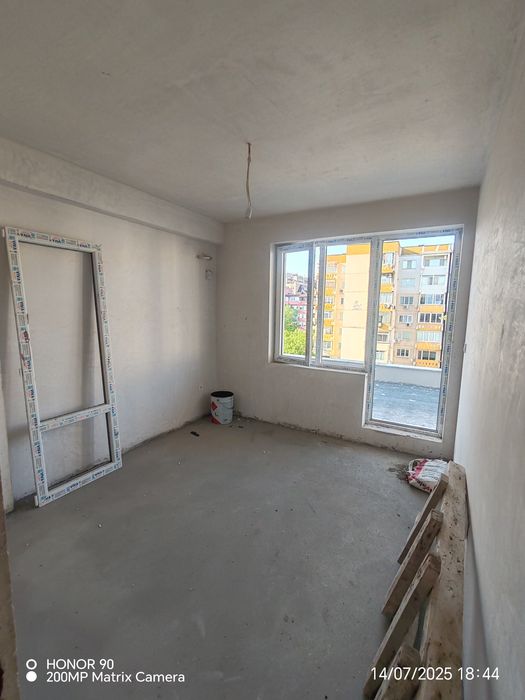 Продава се Тристаен апартамент в Пловдив, Остромила - 90 кв.м за 708 €/кв.м - Снимка #2