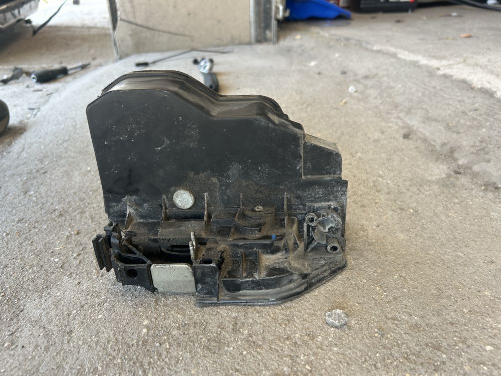 Предна лява брава BMW Е90 Е91 Е60 Е61
