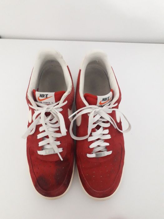 Vand doua perechi de adidasi