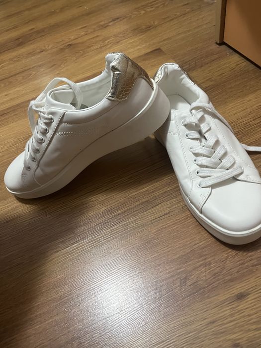 Дамски кецове only