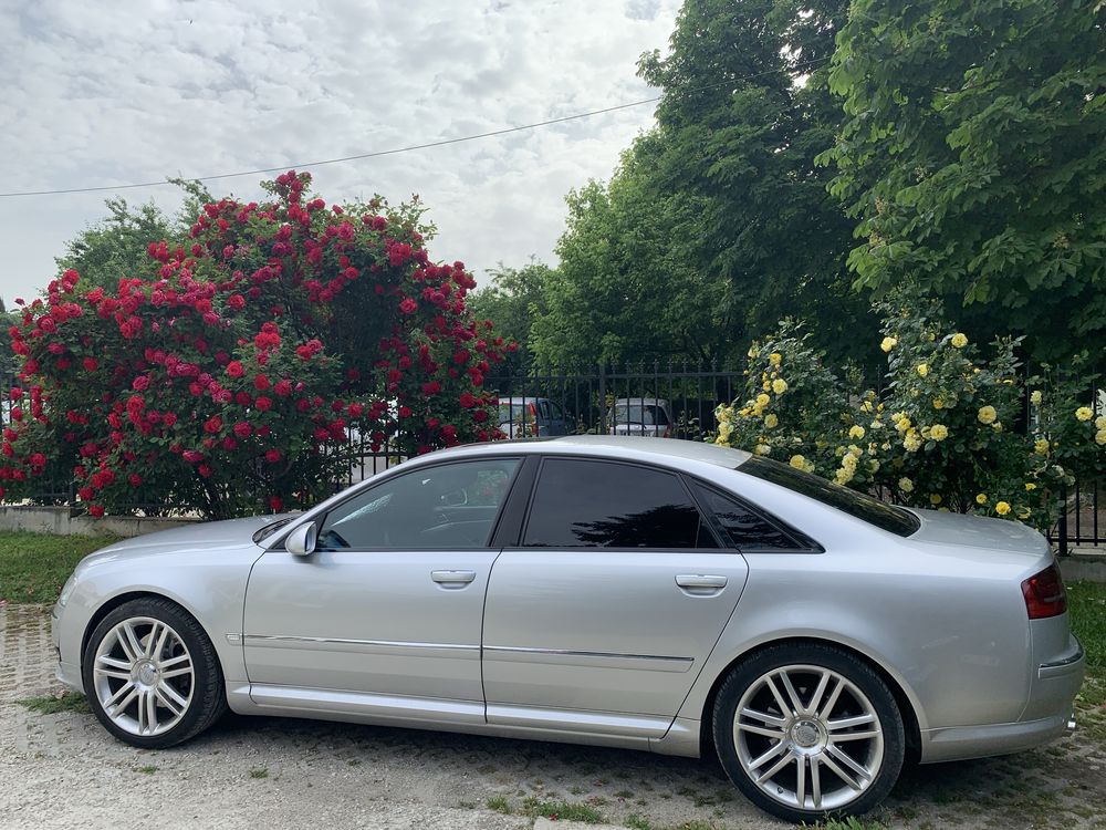 Audi A8 4,2 S8 face