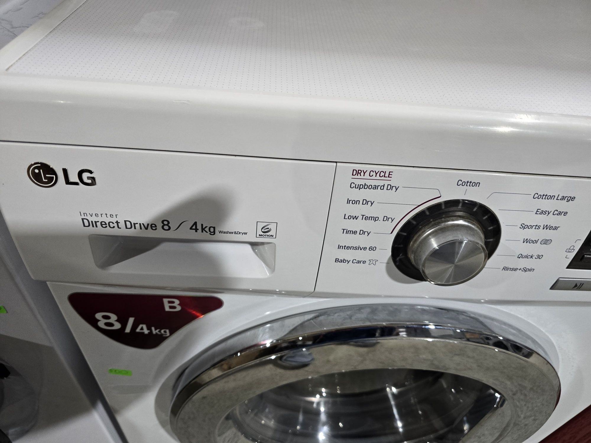 Инверторна direct drive пералня със сушилня LG 8/4
