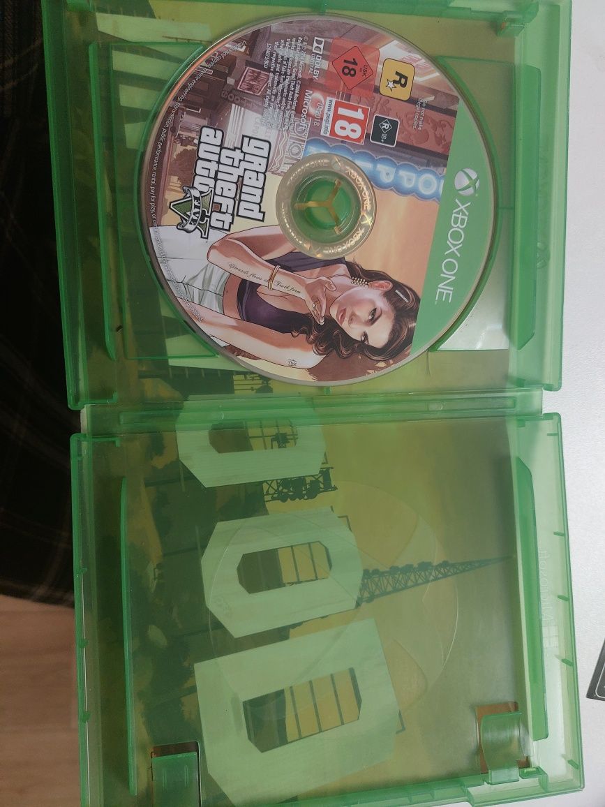 ПРОДАМ игру GTA 5 для Xbox one