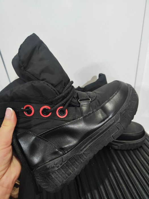 Ghete mărimea 37 50 lei