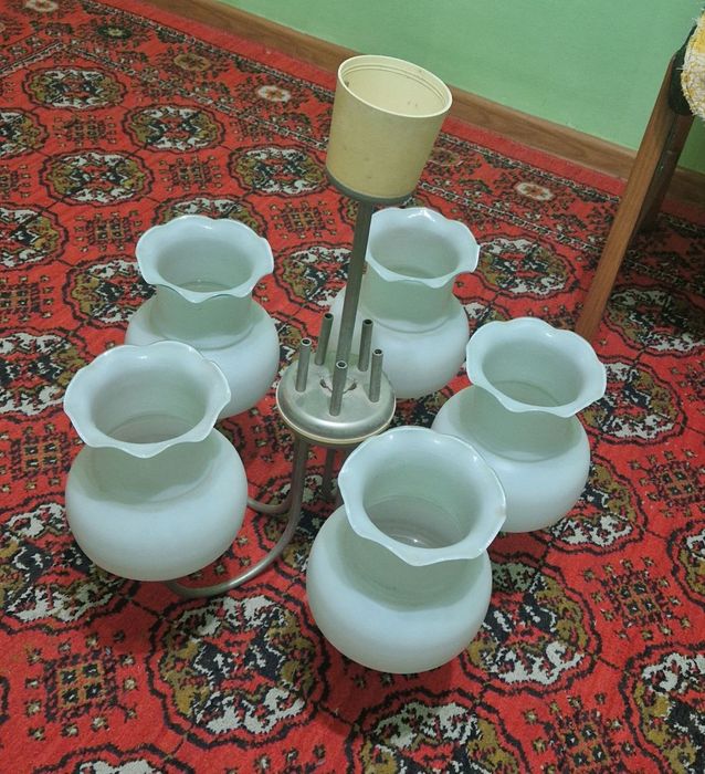 Люстра сотилади 200 минг сум