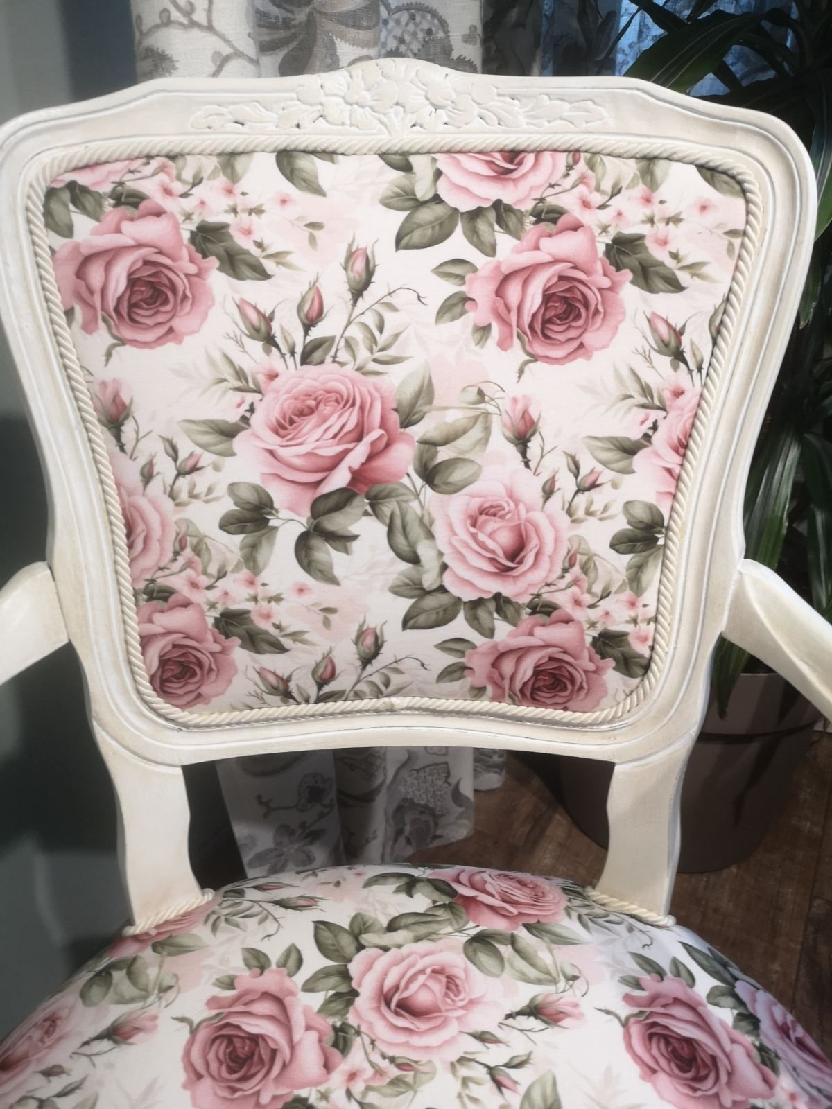 Бароков стол във винтидж стил