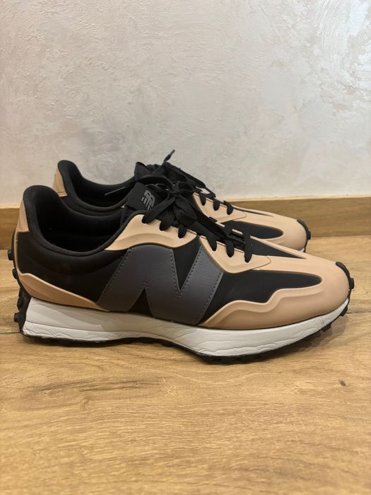 New Balance 327 — отлични, стилен модел, носени малко