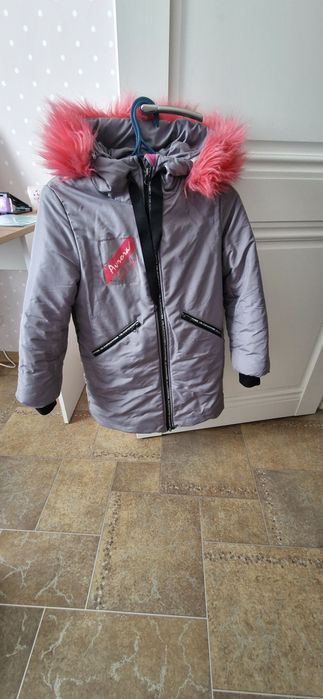 Куртка б/у зимняя для девочки