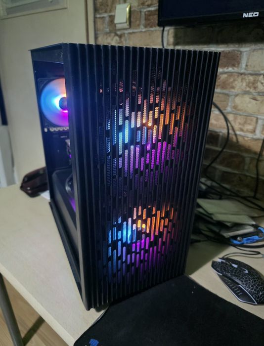 Геймърски компютър/ I5 11400f / RX 580 8GB / 16GB 3200MHZ RAM