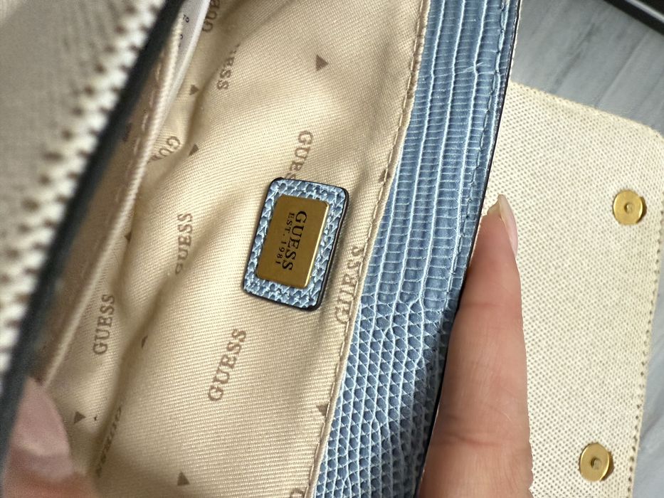 Оригинална синя чанта GUESS
