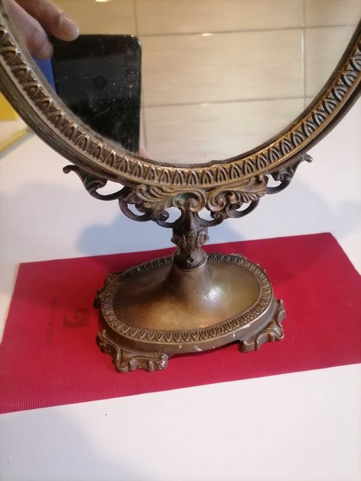 Oglinda cu rama și suport din bronz