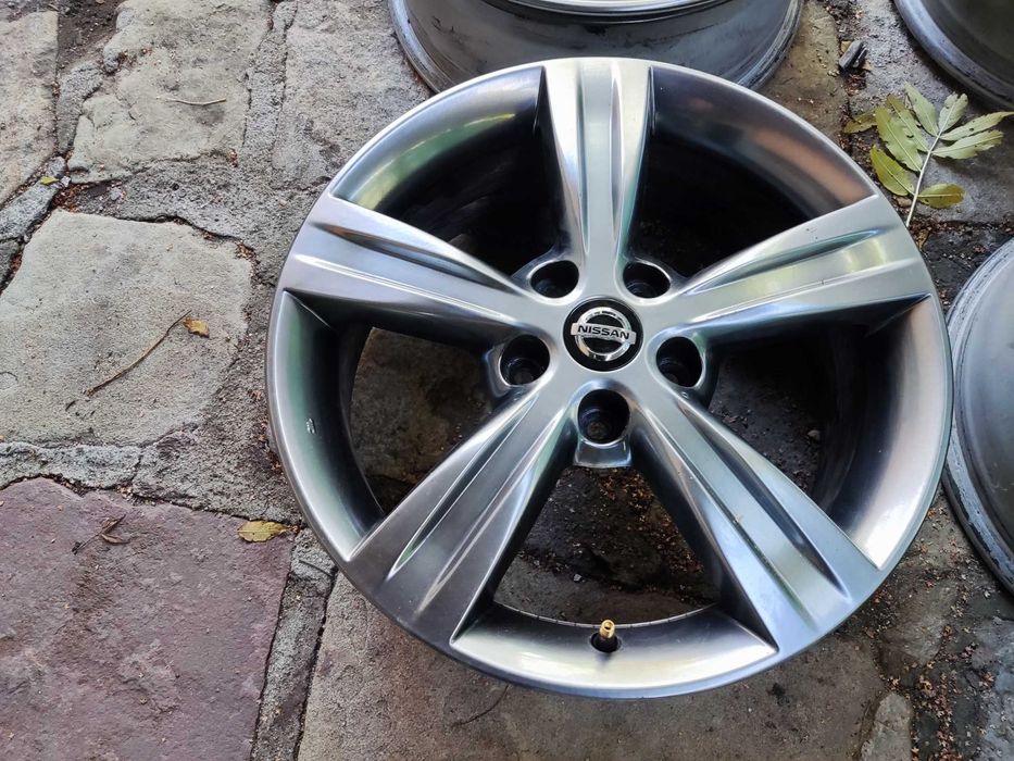 17 цола Nissan Qashqai 5x114,3 оригинални лети джанти Нисан 5x114,3 .