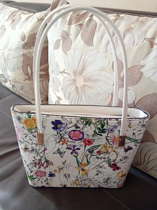 Няколко различни чанти