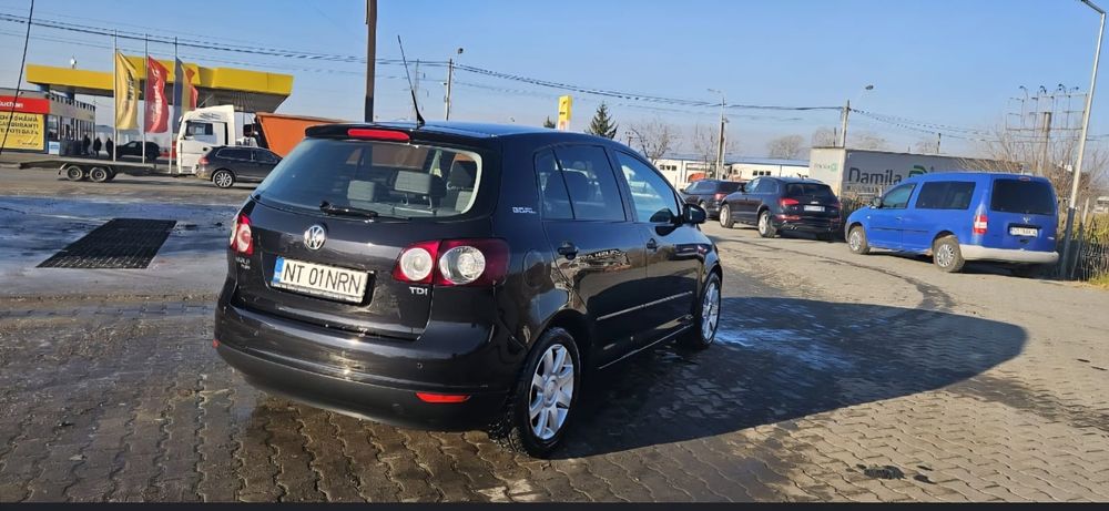 Vând Golf 5 Plus