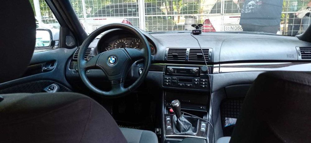 BMW e46 restail. 2004 год