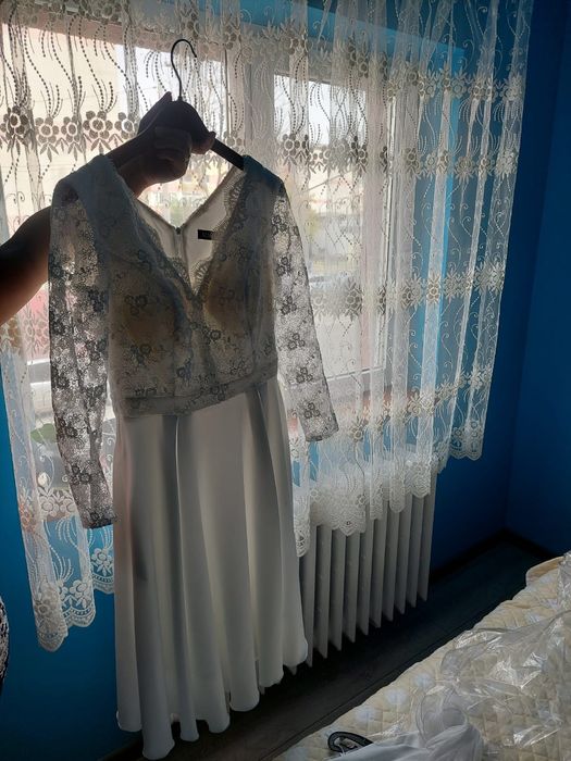 Rochițe albe cu sclipici!