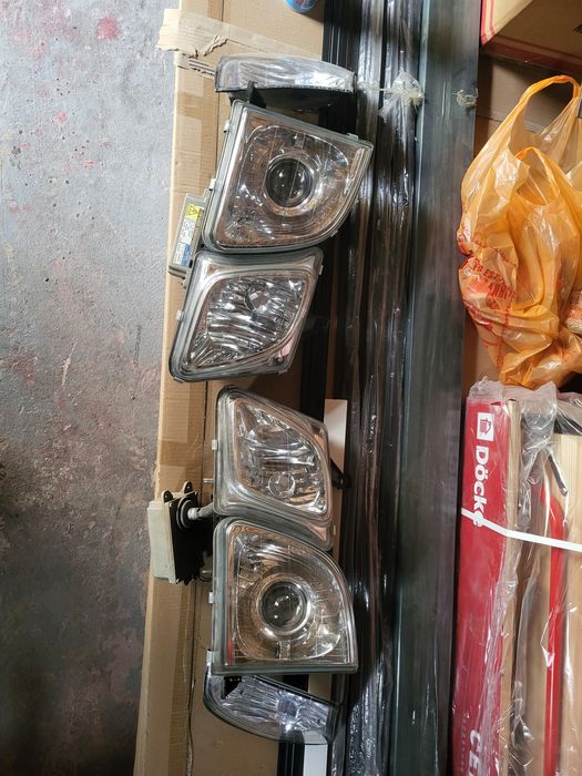 Продам передние фары на лх470