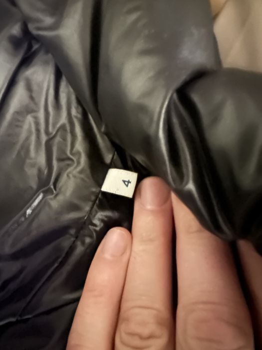 Geaca Moncler, barbati, marimea 4!