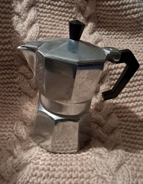 Малка кафеварка, алуминиева