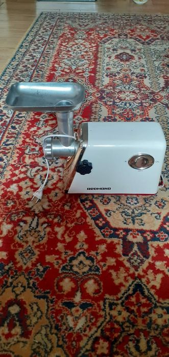 Электро мясорубка 5000