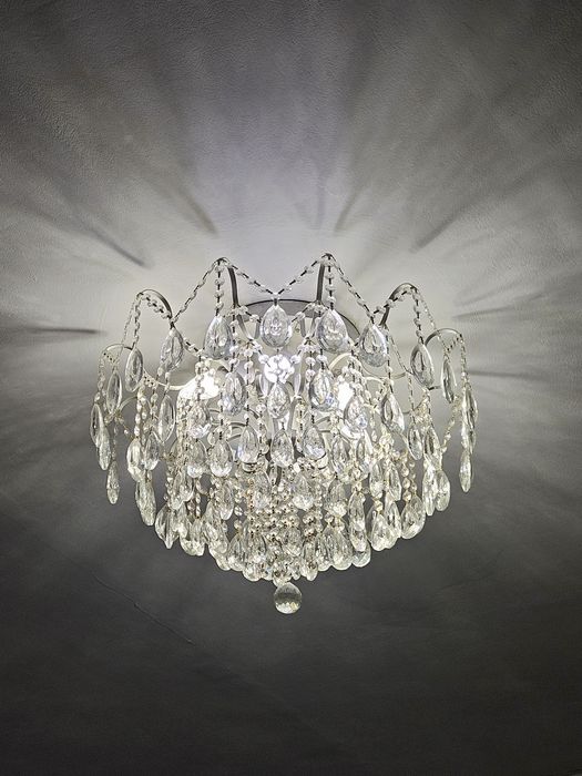 Продам люстру 7000